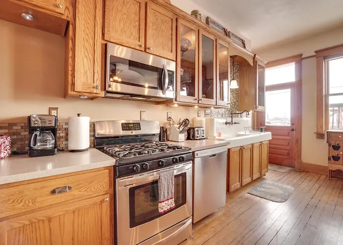 Apartment 1 Mi To Uw: Historic Laramie